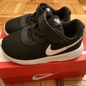 nike tanjun 7c